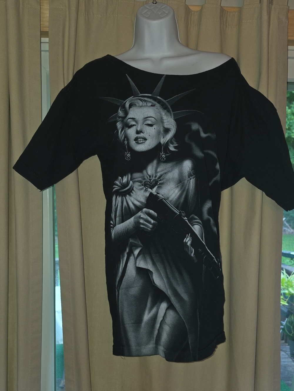 Patricia Field Black Tunic Tee with Monochrome Statue-Marilyn Scarface Graphic